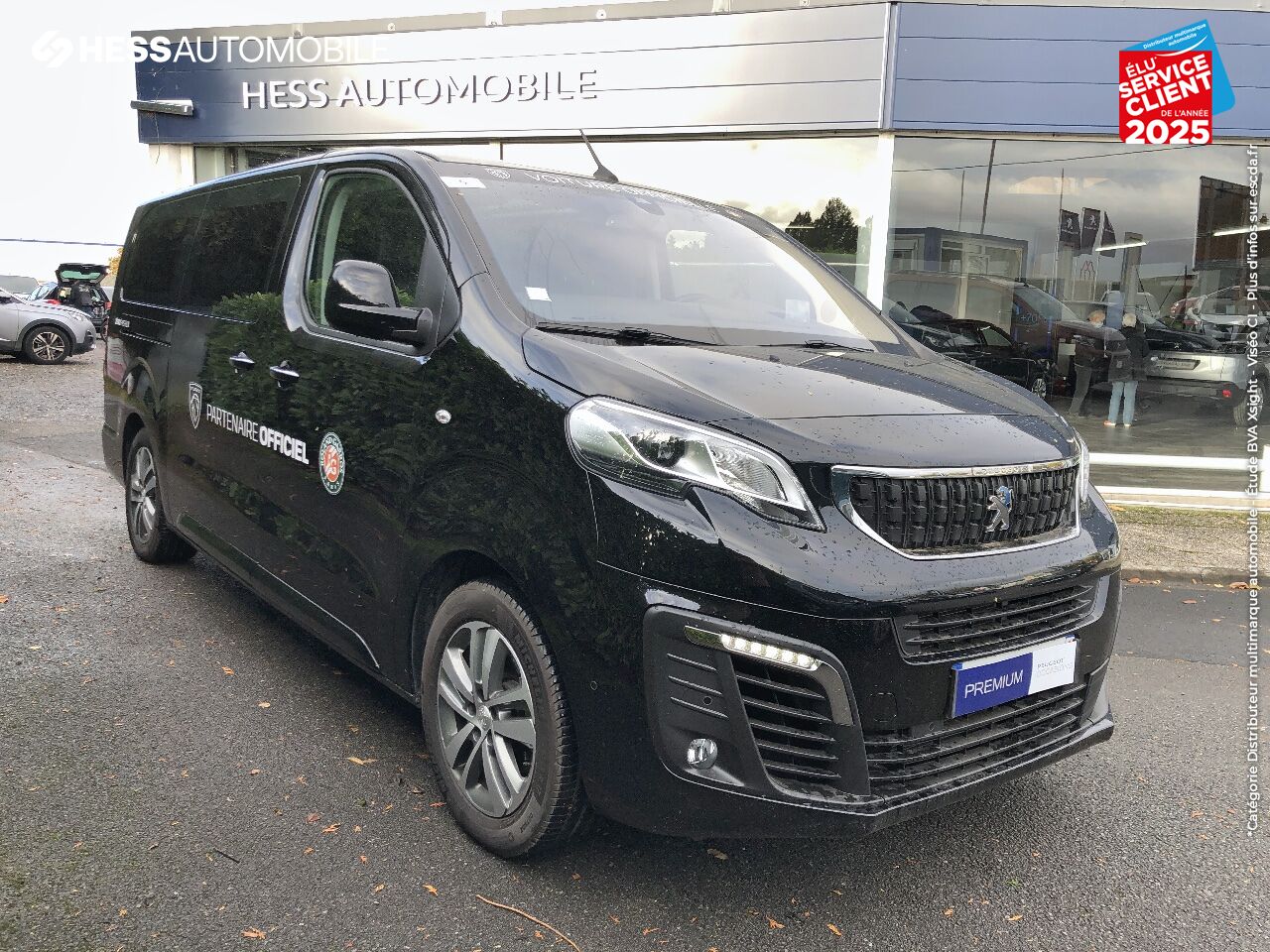 Véhicule d'occasion PEUGEOT TRAVELLER ELECTRIQUE 136CH 100KW BATTERIE 75KWH LONG BUSINESS 7 PLACES chez Peugeot Hirson