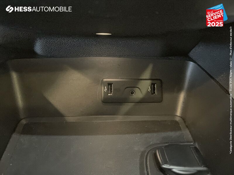 Véhicule d'occasion RENAULT KADJAR 1.3 TCE 140CH FAP TECHNO TPANO GPS CAMERA chez Renault Colmar