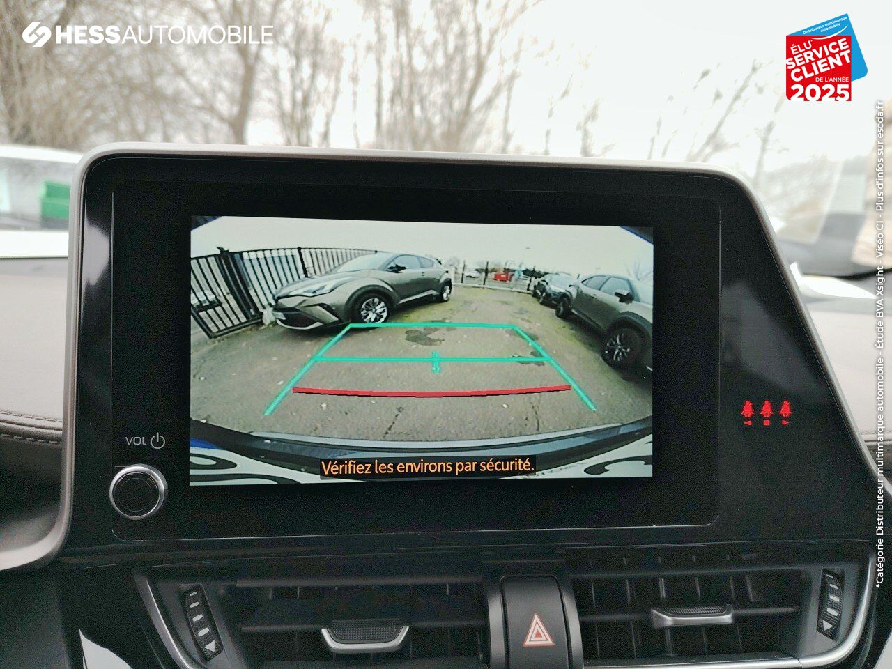 Véhicule d'occasion TOYOTA C-HR 122H DISTINCTIVE 2WD E-CVT MY22 chez Toyota Besançon
