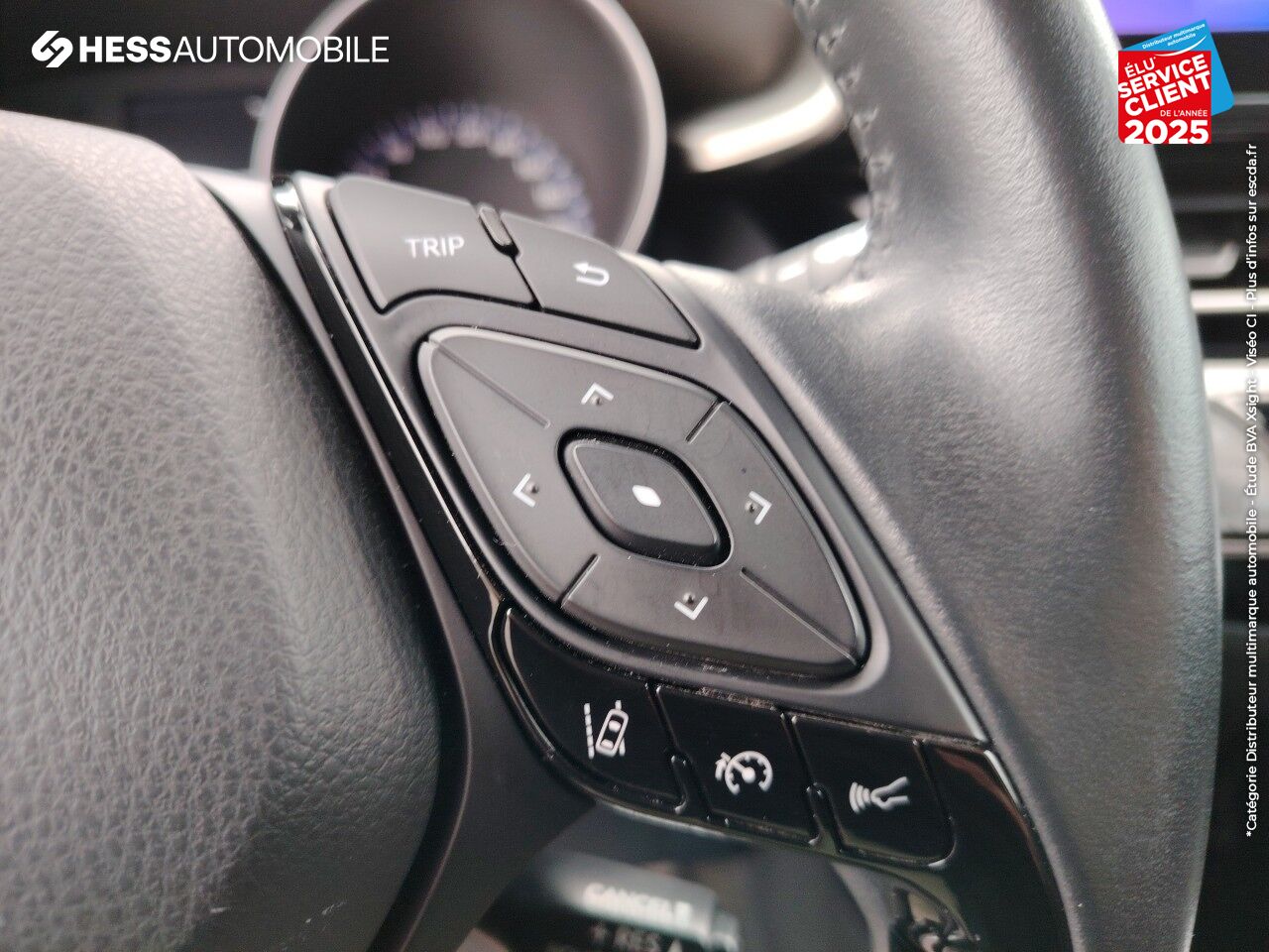 Véhicule d'occasion TOYOTA C-HR 122H DISTINCTIVE 2WD E-CVT MY22 chez Toyota Besançon