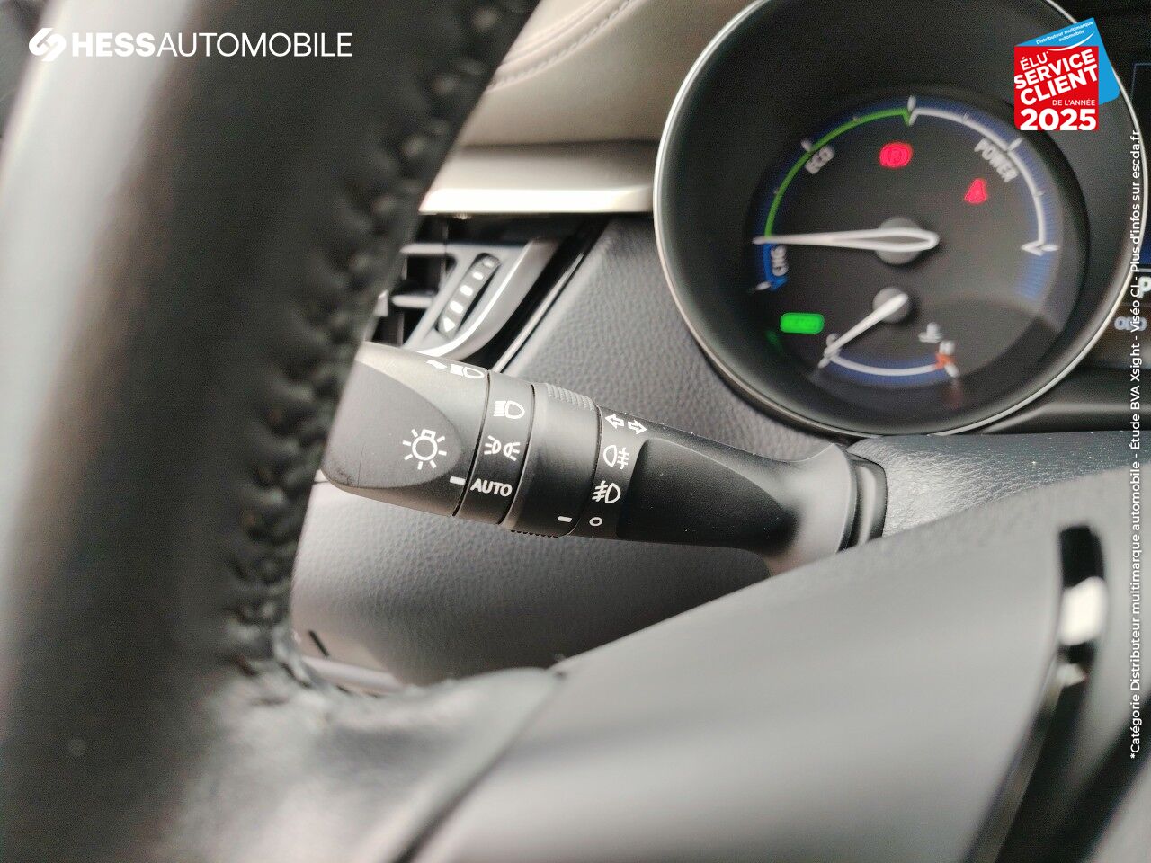 Véhicule d'occasion TOYOTA C-HR 122H DISTINCTIVE 2WD E-CVT MY22 chez Toyota Besançon