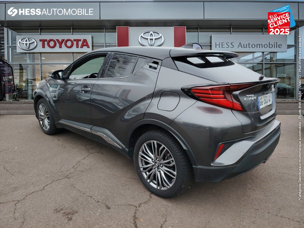 Véhicule d'occasion TOYOTA C-HR 122H DISTINCTIVE 2WD E-CVT MY22 chez Toyota Besançon