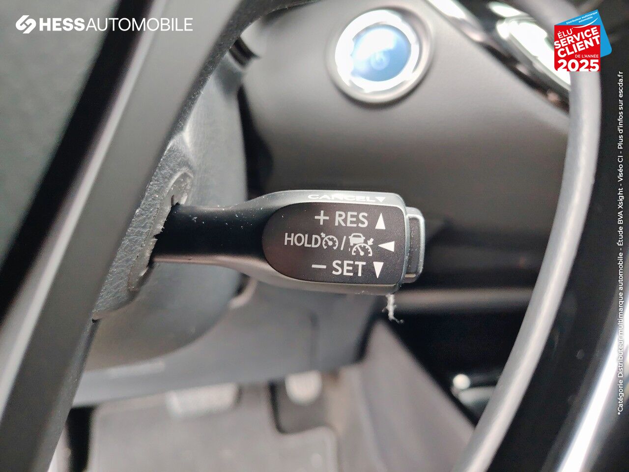 Véhicule d'occasion TOYOTA C-HR 122H DISTINCTIVE 2WD E-CVT MY22 chez Toyota Besançon
