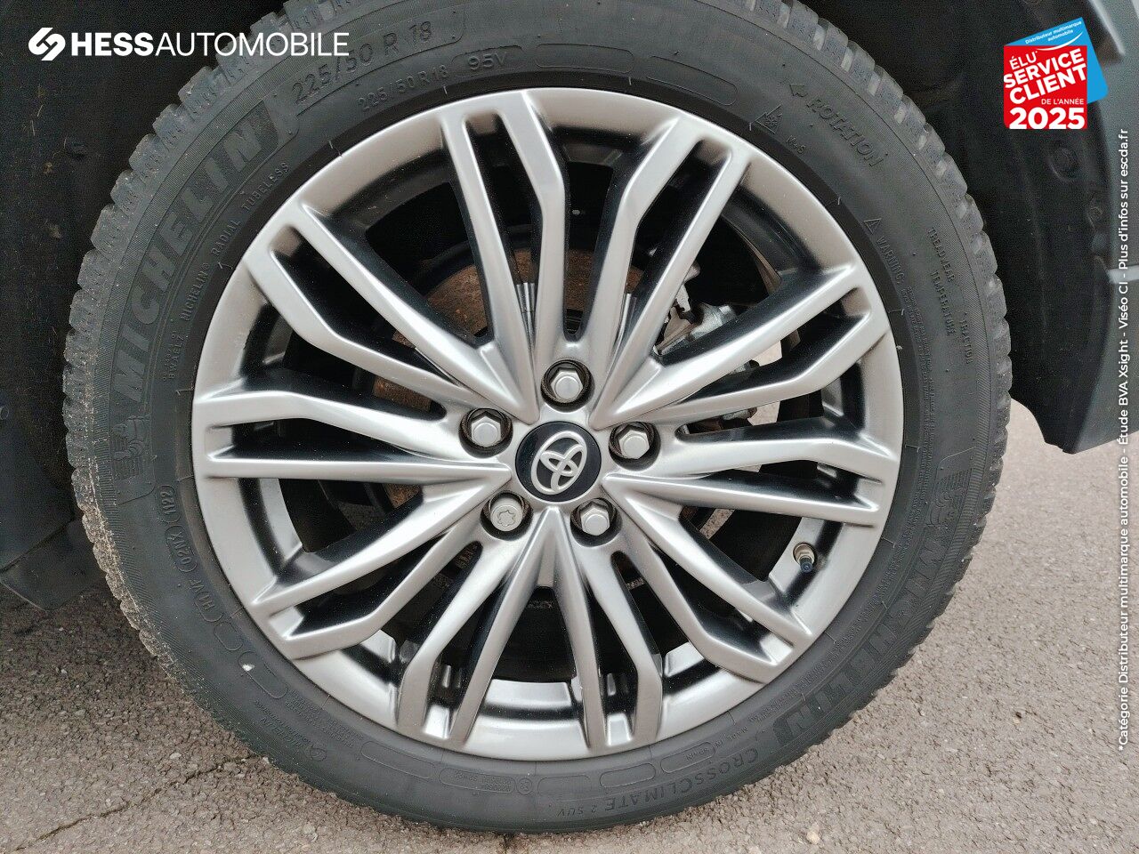 Véhicule d'occasion TOYOTA C-HR 122H DISTINCTIVE 2WD E-CVT MY22 chez Toyota Besançon