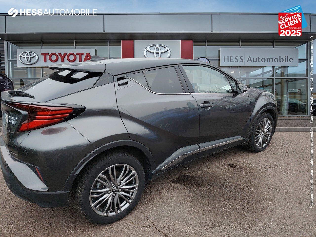 Véhicule d'occasion TOYOTA C-HR 122H DISTINCTIVE 2WD E-CVT MY22 chez Toyota Besançon