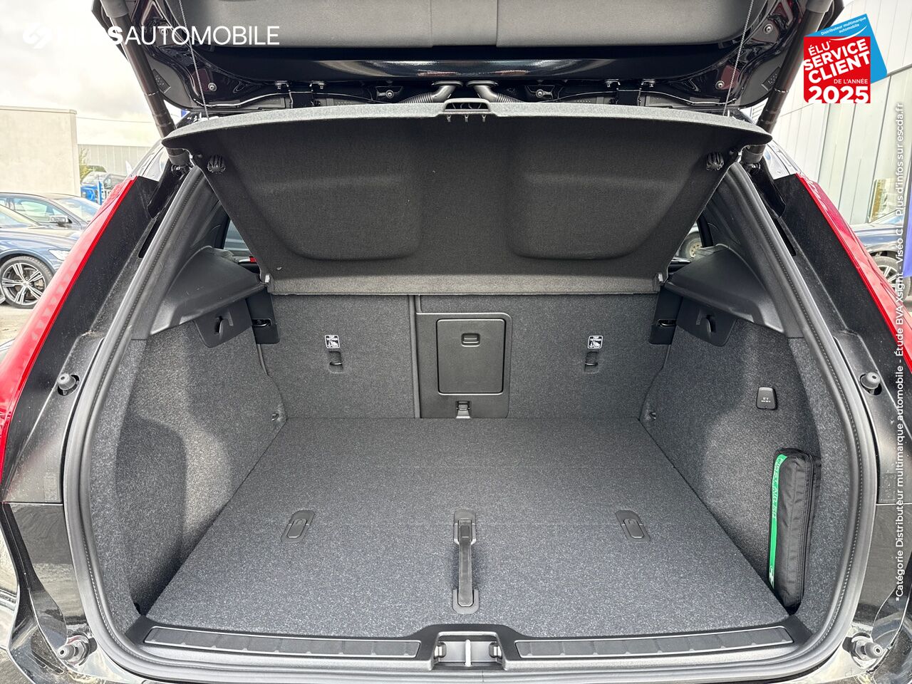 Véhicule neuf VOLVO XC40 B3 163CH BLACK EDITION DCT 7 chez Volvo Reims