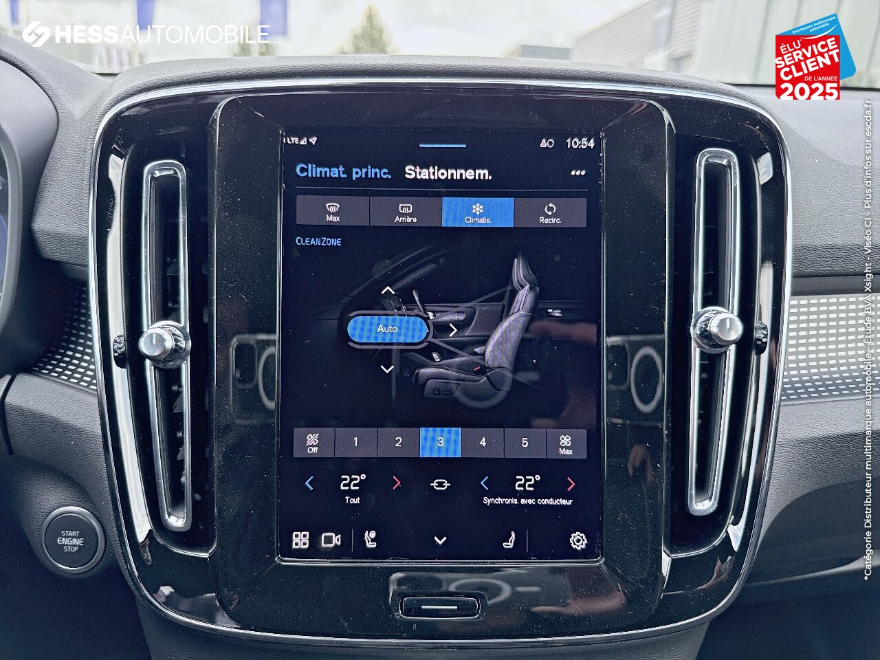 Véhicule neuf VOLVO XC40 B3 163CH BLACK EDITION DCT 7 chez Volvo Reims