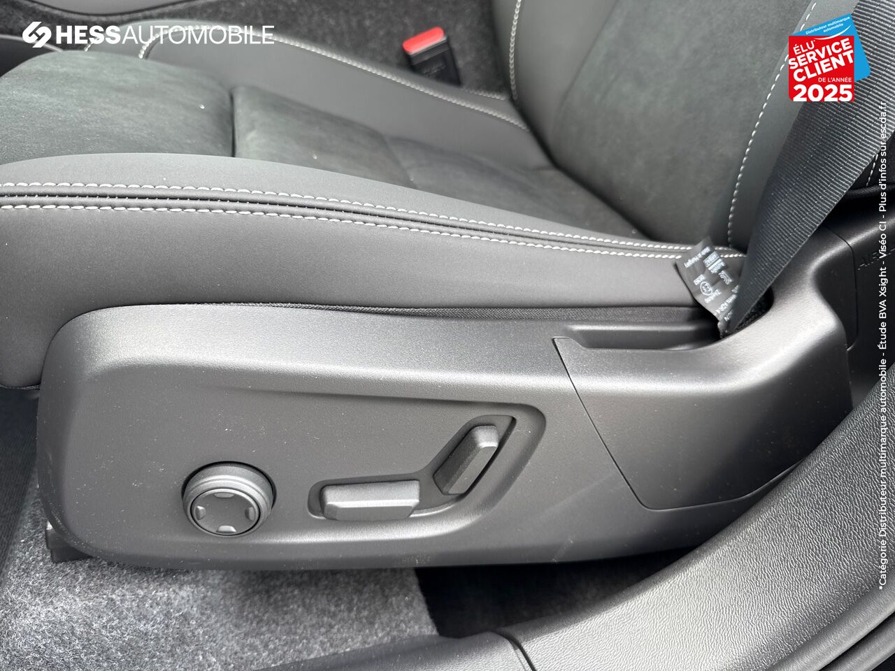 Véhicule neuf VOLVO XC40 B3 163CH BLACK EDITION DCT 7 chez Volvo Reims