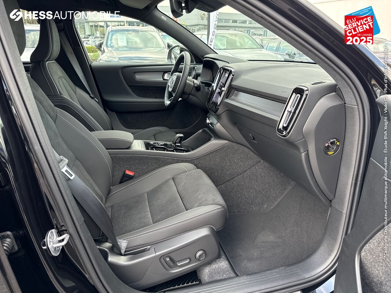 Véhicule neuf VOLVO XC40 B3 163CH BLACK EDITION DCT 7 chez Volvo Reims