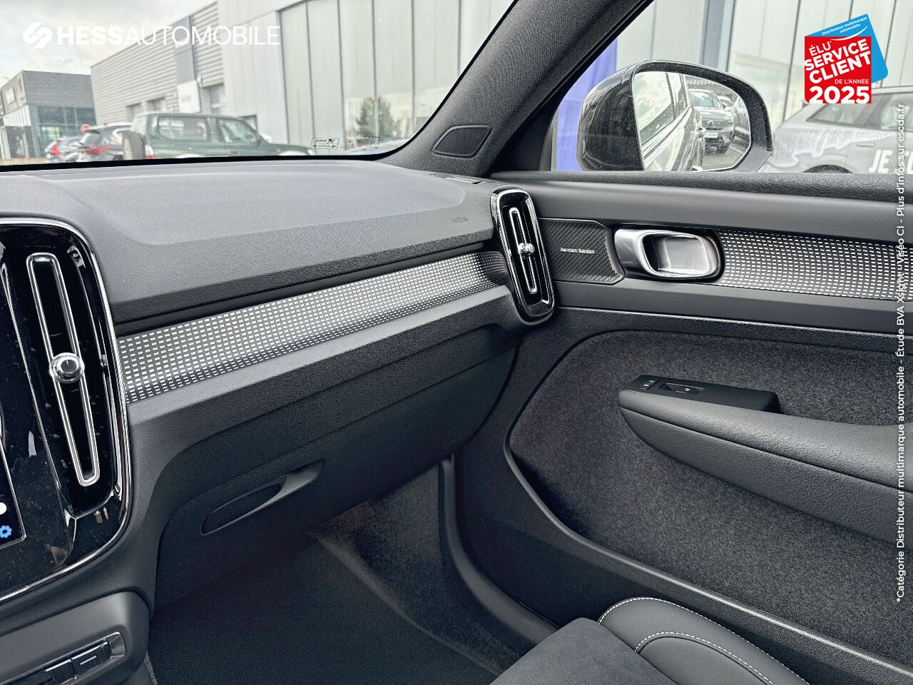 Véhicule neuf VOLVO XC40 B3 163CH BLACK EDITION DCT 7 chez Volvo Reims
