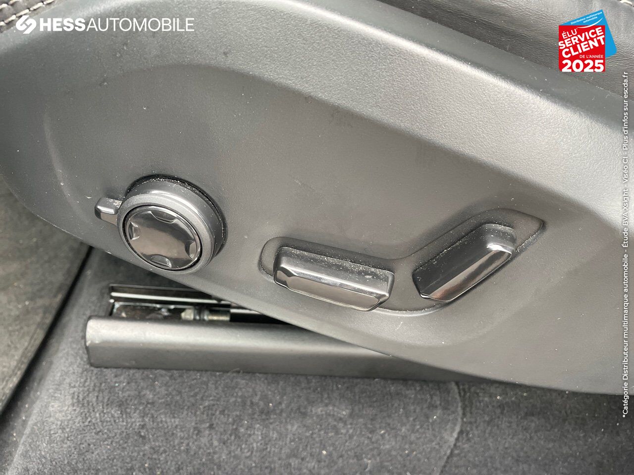 Véhicule d'occasion VOLVO XC90 T8 AWD 310 + 145CH ULTIMATE STYLE DARK GEARTRONIC TPANO SIEGES CUIR CAMERA CARPLAY H/KARDON chez Volvo Metz