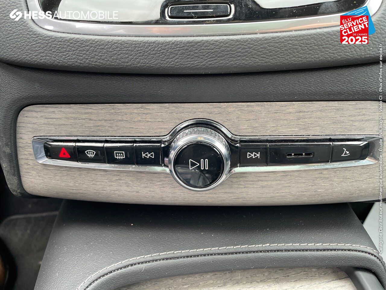 Véhicule d'occasion VOLVO XC90 T8 AWD 310 + 145CH ULTIMATE STYLE DARK GEARTRONIC TPANO SIEGES CUIR CAMERA CARPLAY H/KARDON chez Volvo Metz