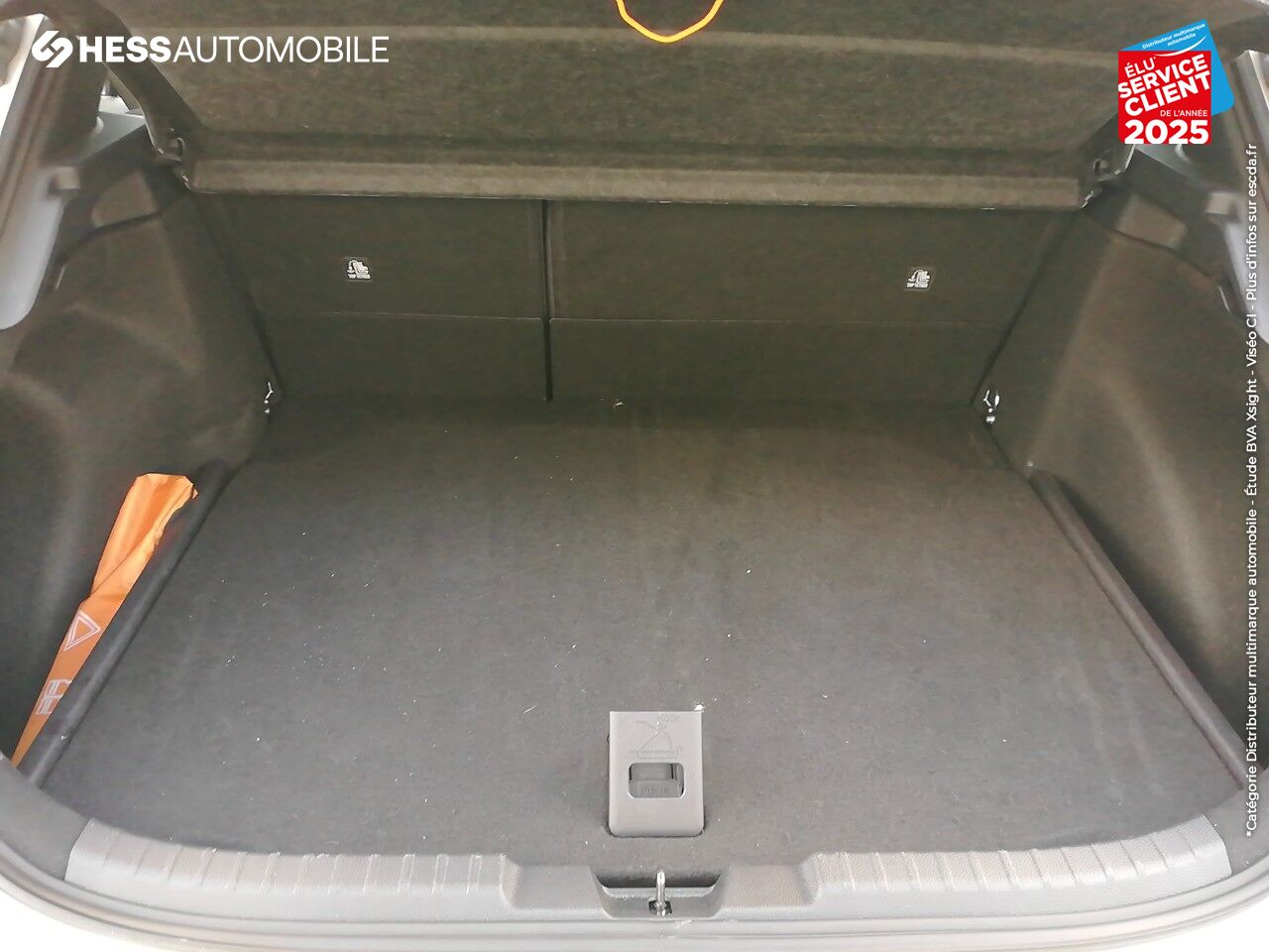 Véhicule d'occasion TOYOTA COROLLA 122H DYNAMIC BUSINESS MY20 5CV CAMERA GPS LED chez Toyota Thionville