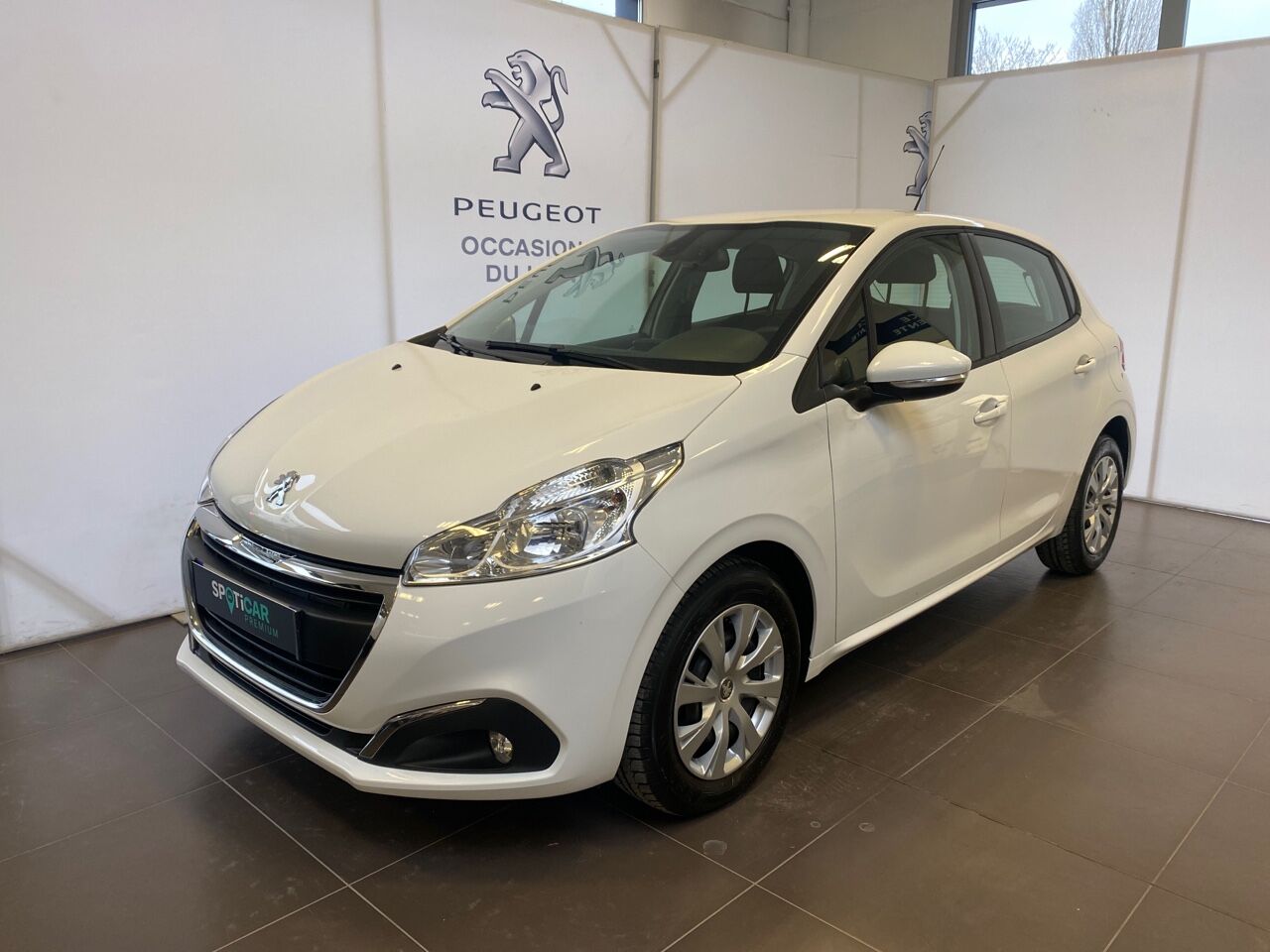 Peugeot 8 Affaire 1 6 Bluehdi 100ch S S Premium Pack Euro6c Gps Apple Carplay D Occasion A Sedan Peugeot Sedan