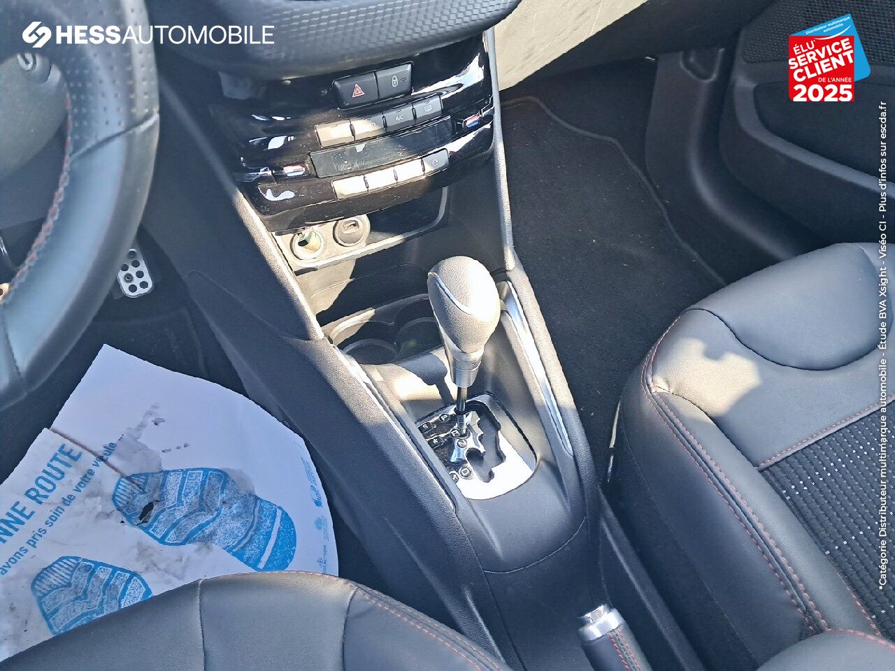 Véhicule d'occasion PEUGEOT 208 1.2 PURETECH 110CH E6.C GT LINE S/S EAT6 5P GPS CAMERA CARPLAY chez Renault Saint-Louis