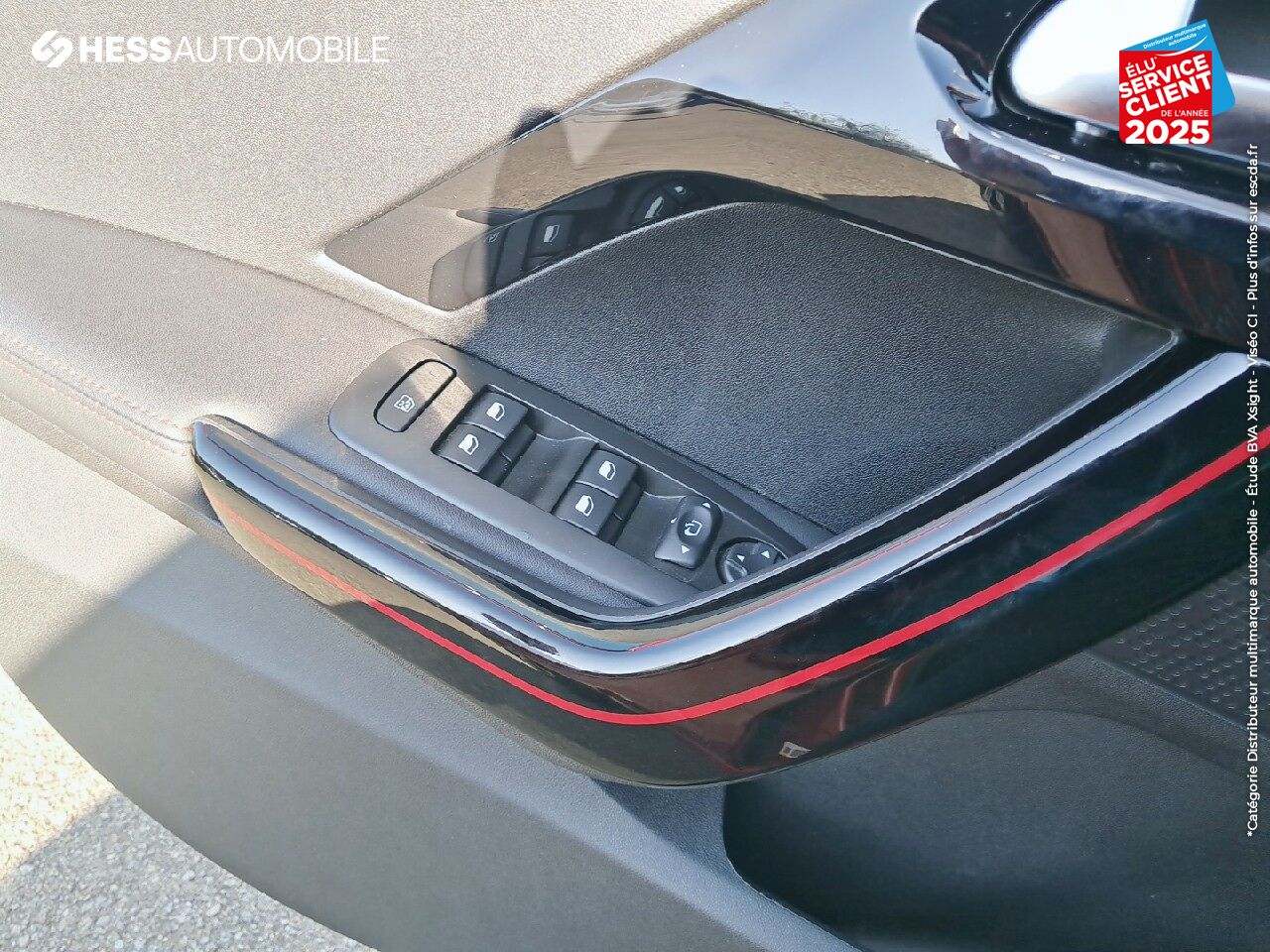 Véhicule d'occasion PEUGEOT 208 1.2 PURETECH 110CH E6.C GT LINE S/S EAT6 5P GPS CAMERA CARPLAY chez Renault Saint-Louis
