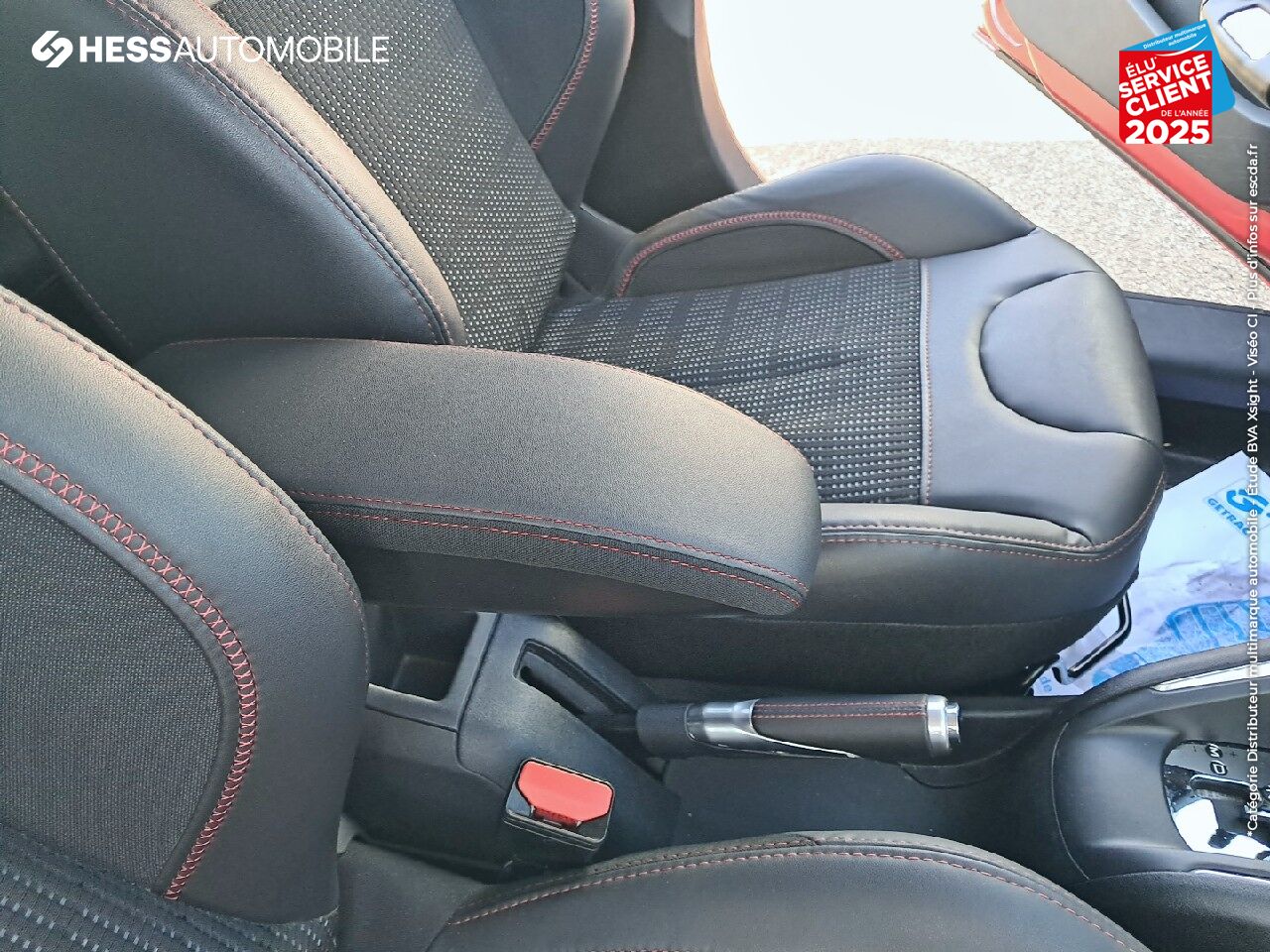 Véhicule d'occasion PEUGEOT 208 1.2 PURETECH 110CH E6.C GT LINE S/S EAT6 5P GPS CAMERA CARPLAY chez Renault Saint-Louis