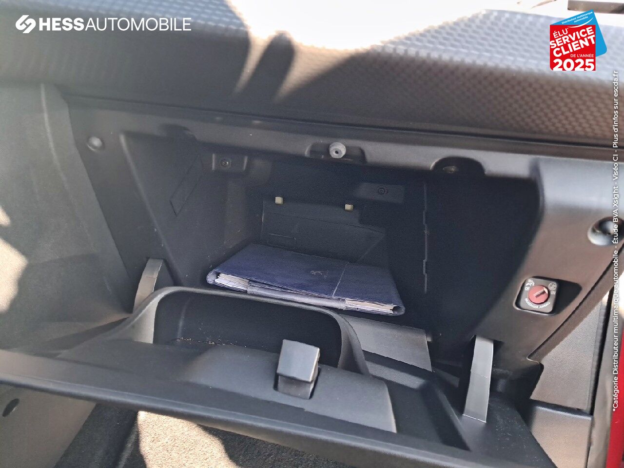 Véhicule d'occasion PEUGEOT 208 1.2 PURETECH 110CH E6.C GT LINE S/S EAT6 5P GPS CAMERA CARPLAY chez Renault Saint-Louis