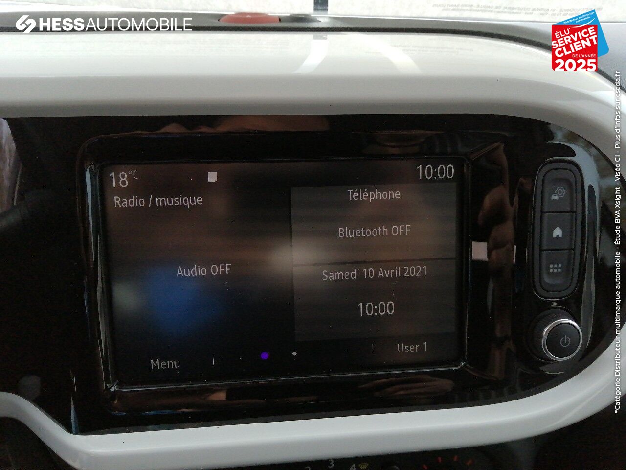 Véhicule d'occasion RENAULT TWINGO 1.0 SCE 75CH INTENS BLUETOOTH 1ERE MAIN chez Renault Saint-Louis