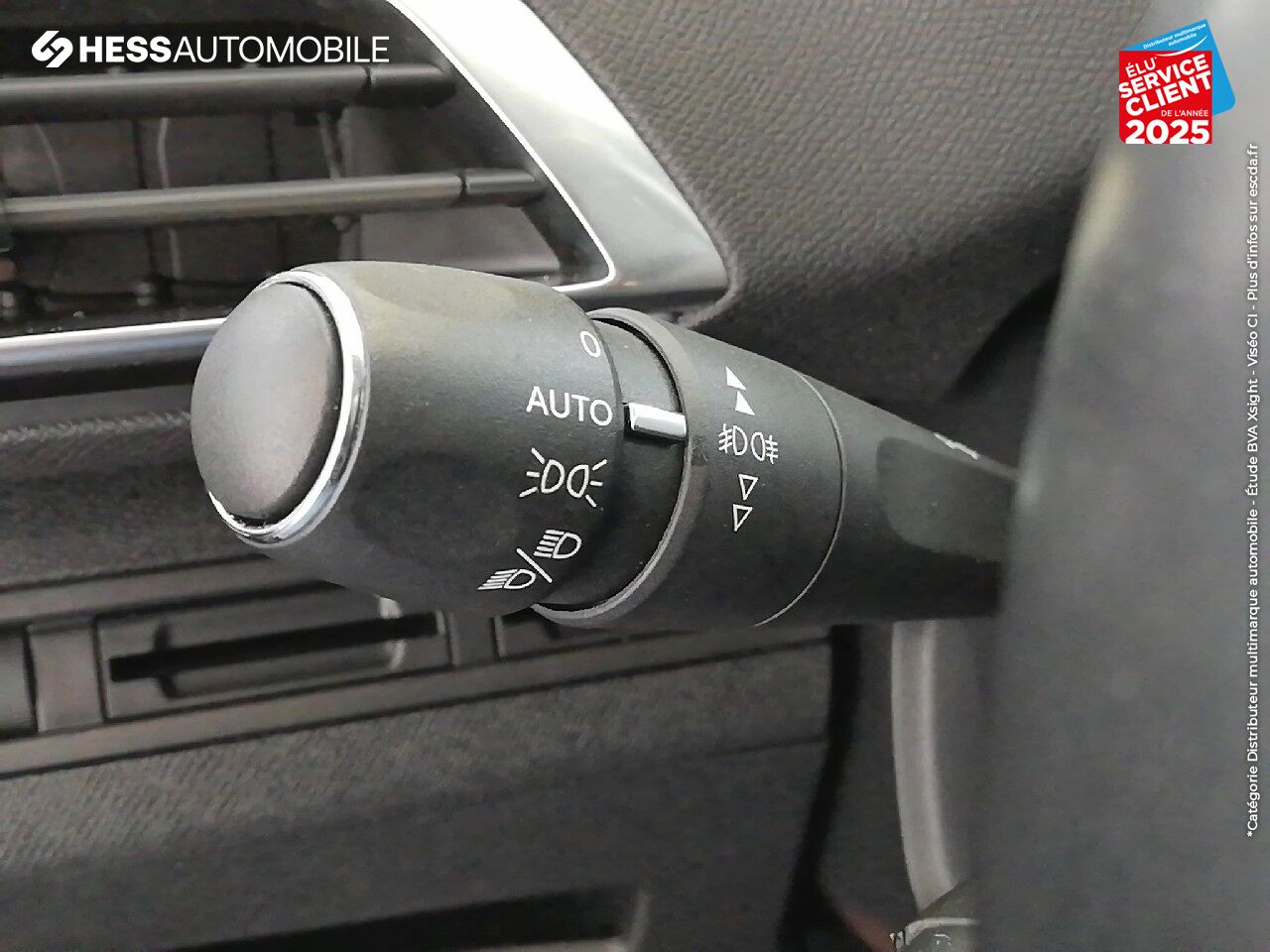 Véhicule d'occasion PEUGEOT 3008 1.6 BLUEHDI 120CH ALLURE S/S GPS CAMERA CHARG. INDUCTION chez Peugeot Sedan