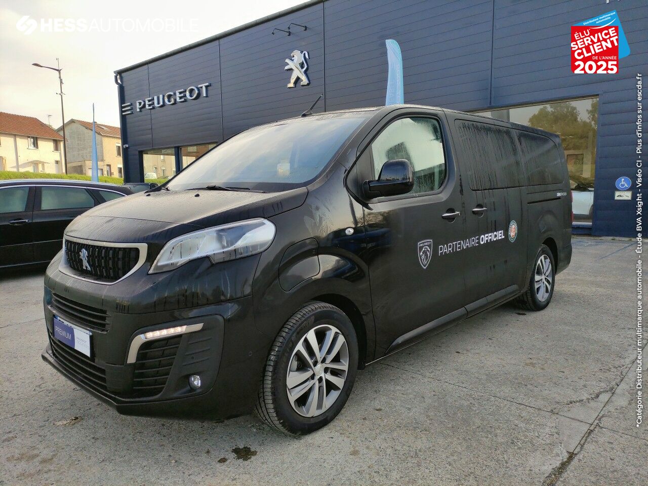 Véhicule d'occasion PEUGEOT TRAVELLER ELECTRIQUE 136CH 100KW BATTERIE 75KWH LONG ALLURE 8 CUIR HUD XENON GPS PLACES chez Peugeot Rethel