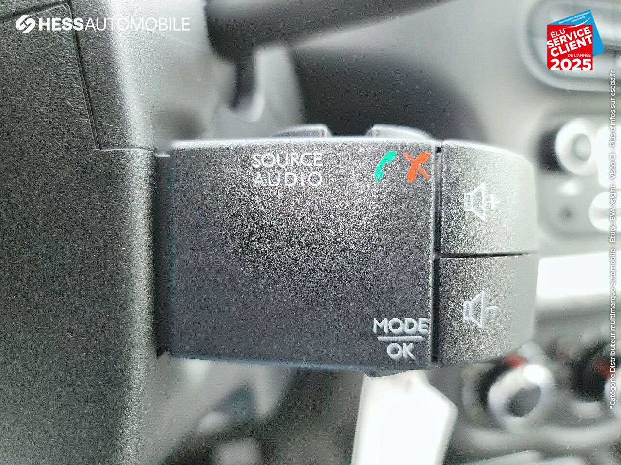 Véhicule d'occasion RENAULT TWINGO 1.0 SCE 75CH ZEN - 20 BLUETOOTH chez Renault Saint-Louis