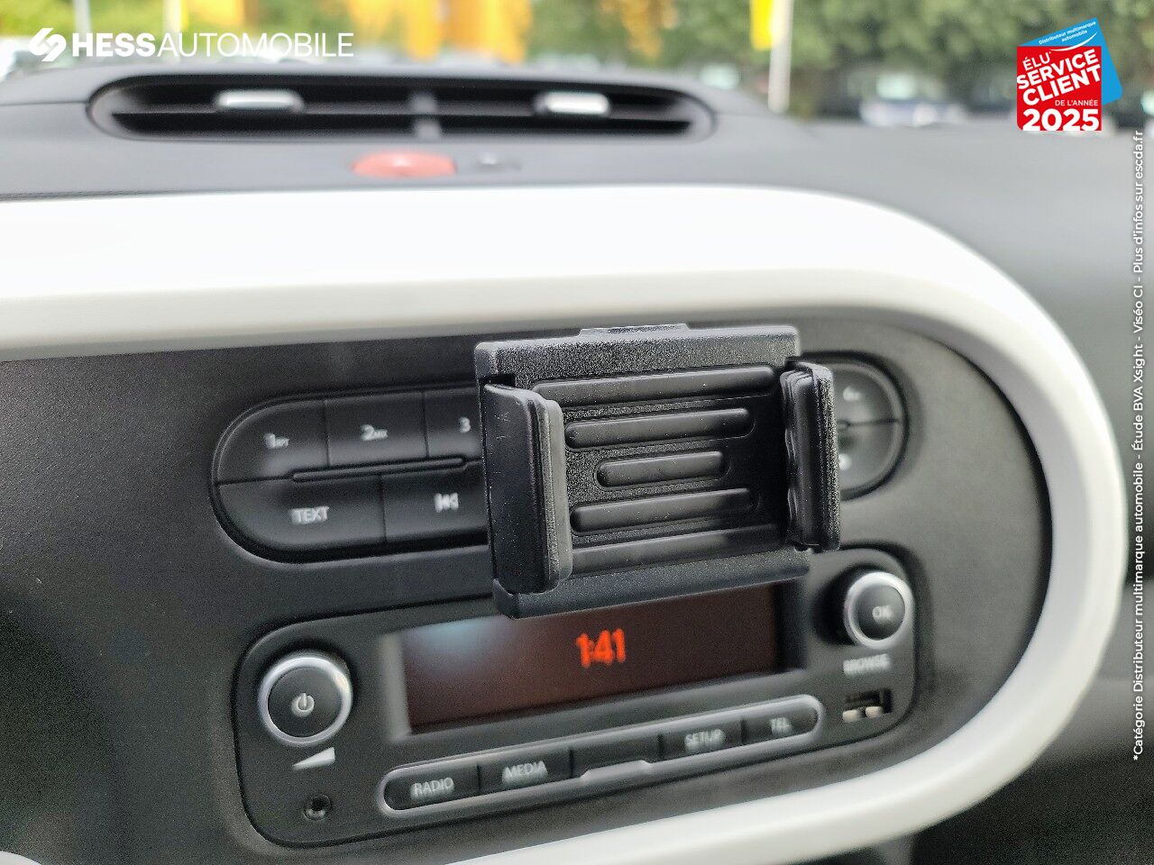 Véhicule d'occasion RENAULT TWINGO 1.0 SCE 75CH ZEN - 20 BLUETOOTH chez Renault Saint-Louis