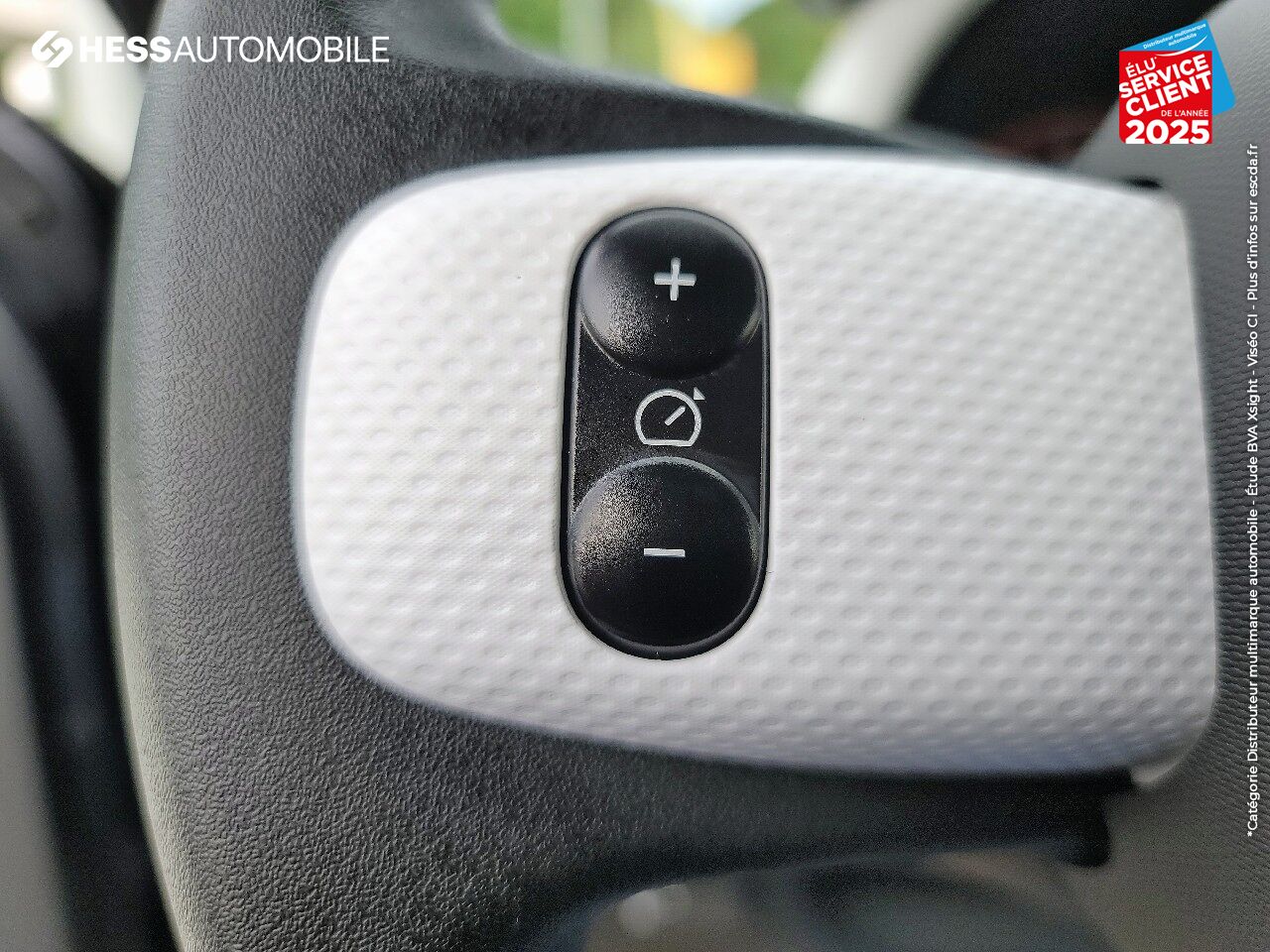 Véhicule d'occasion RENAULT TWINGO 1.0 SCE 75CH ZEN - 20 BLUETOOTH chez Renault Saint-Louis