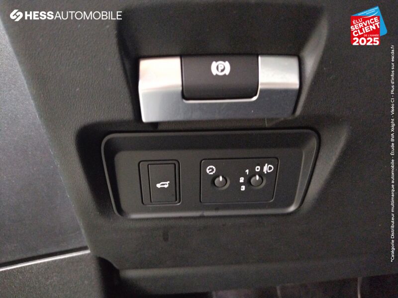 Véhicule d'occasion LAND-ROVER EVOQUE 2.0 D 150CH S AWD BVA CAMERA GPS CUIR chez Land Rover Strasbourg