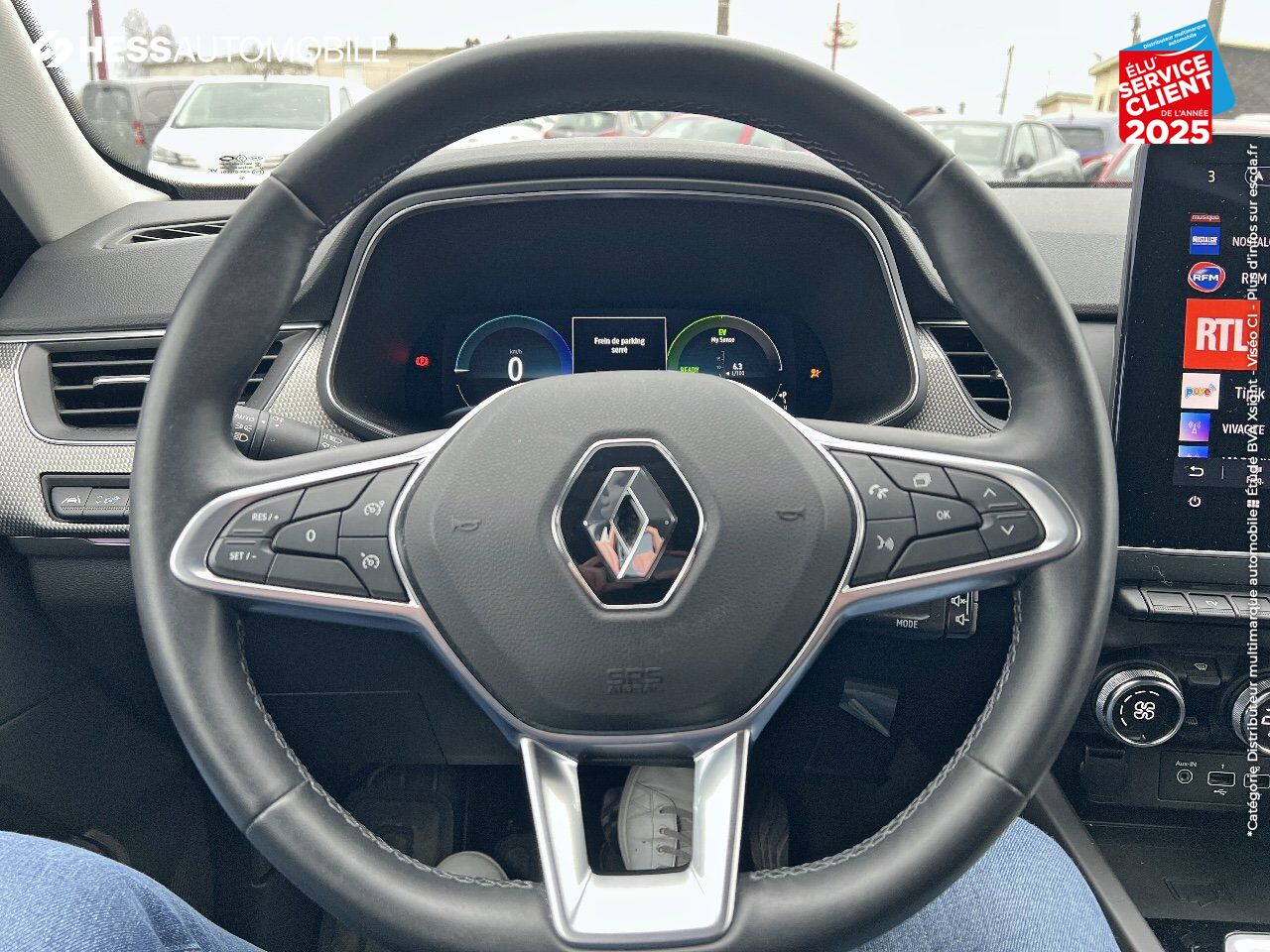 Véhicule d'occasion RENAULT ARKANA 1.6 E-TECH HYBRIDE 145CH ENGINEERED -22 GPS CAMERA chez Renault Saint-Louis