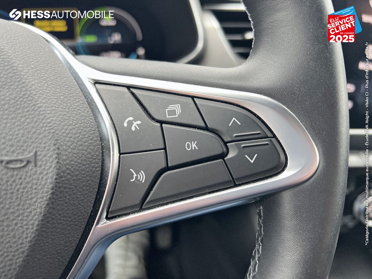Véhicule d'occasion RENAULT ARKANA 1.6 E-TECH HYBRIDE 145CH ENGINEERED -22 GPS CAMERA chez Renault Saint-Louis