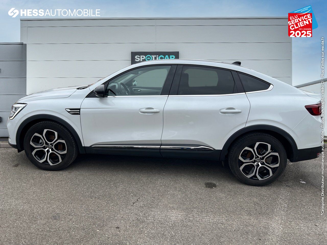 Véhicule d'occasion RENAULT ARKANA 1.6 E-TECH HYBRIDE 145CH ENGINEERED -22 GPS CAMERA chez Renault Saint-Louis