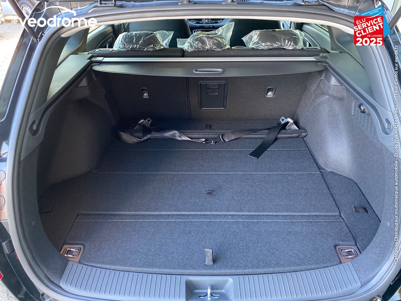 Véhicule d'occasion HYUNDAI I30 SW 1.0 T-GDI 120CH CREATIVE -28 APPLE CARPLAY/ANDROID AUTO CAMERA SIEGE/VOLANT CHAUFF. chez Le Veodrome