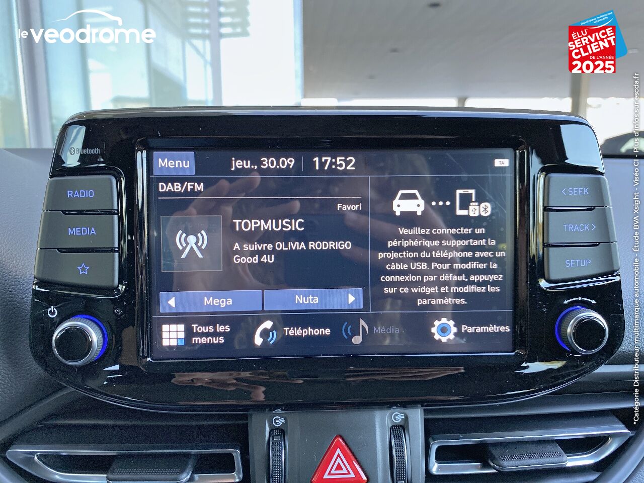 Véhicule d'occasion HYUNDAI I30 SW 1.0 T-GDI 120CH CREATIVE -28 APPLE CARPLAY/ANDROID AUTO CAMERA SIEGE/VOLANT CHAUFF. chez Le Veodrome