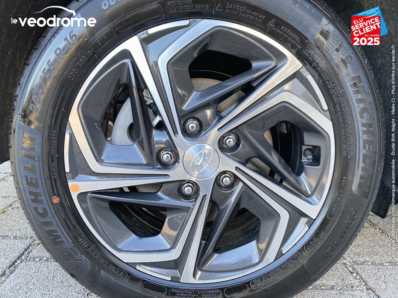 Véhicule d'occasion HYUNDAI I30 SW 1.0 T-GDI 120CH CREATIVE -28 APPLE CARPLAY/ANDROID AUTO CAMERA SIEGE/VOLANT CHAUFF. chez Le Veodrome
