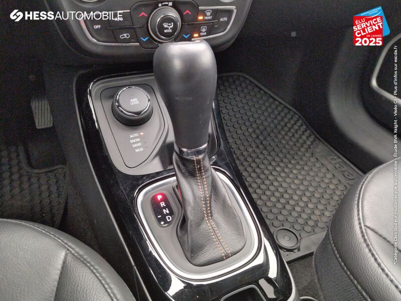 Véhicule d'occasion JEEP COMPASS 2.0 MULTIJET II 140CH LIMITED 4X4 BVA9 EURO6D-T GPS CAMERA chez Fiat Besançon