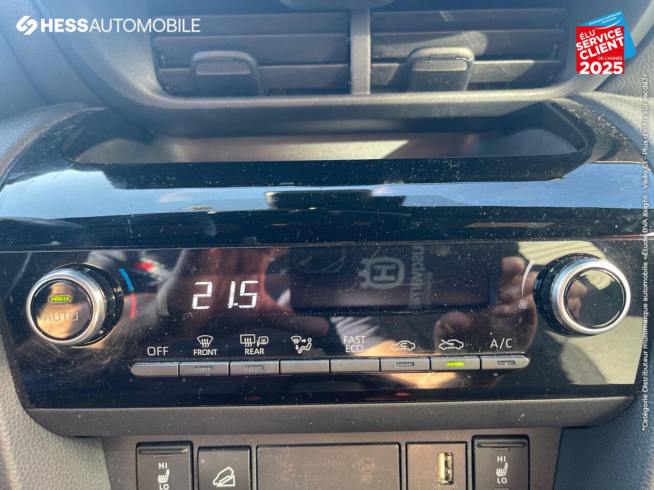 Véhicule d'occasion TOYOTA YARIS CROSS 116H DESIGN AWD-I MY21 SIEGES CHAUF GPS CAMERA chez Toyota Sarreguemines