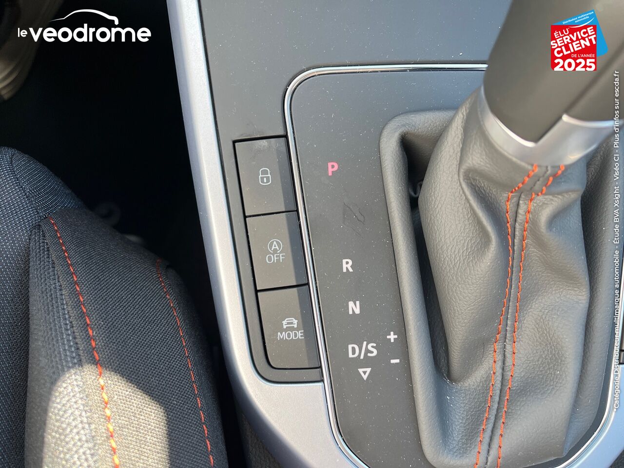 Véhicule d'occasion SEAT ARONA 1.0 TSI 110CH FR DSG7 chez Le Veodrome
