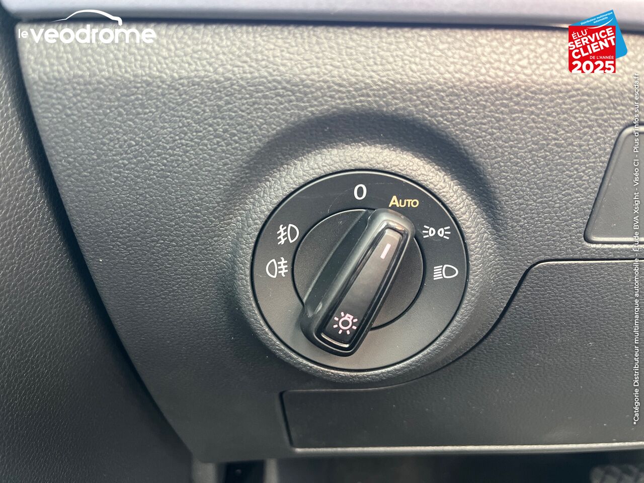 Véhicule d'occasion SEAT ARONA 1.0 TSI 110CH FR DSG7 chez Le Veodrome