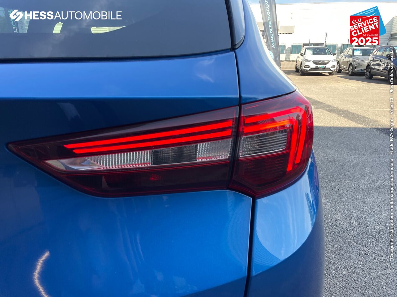 Véhicule d'occasion OPEL GRANDLAND X HYBRID 225CH ELEGANCE BUSINESS chez Opel Belfort