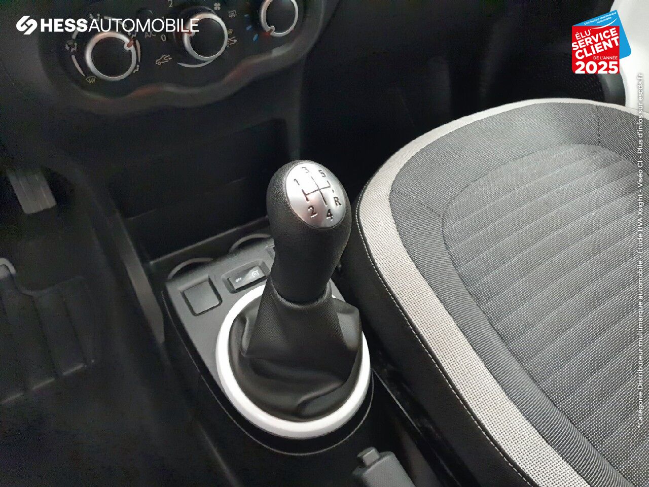Véhicule d'occasion RENAULT TWINGO 1.0 SCE 70CH ZEN chez Renault Strasbourg