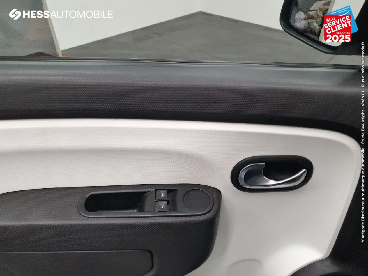 Véhicule d'occasion RENAULT TWINGO 1.0 SCE 70CH ZEN chez Renault Strasbourg