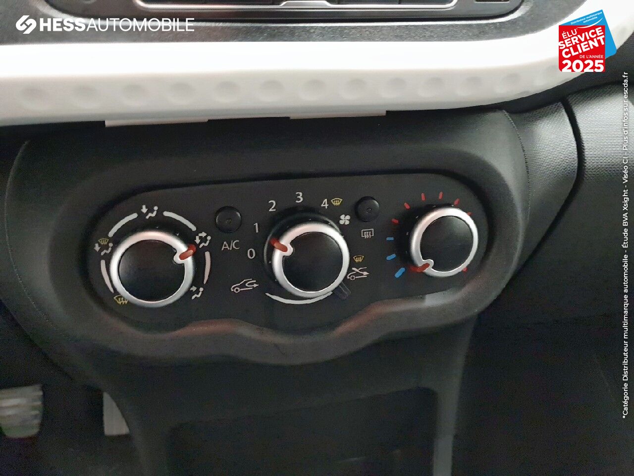Véhicule d'occasion RENAULT TWINGO 1.0 SCE 70CH ZEN chez Renault Strasbourg