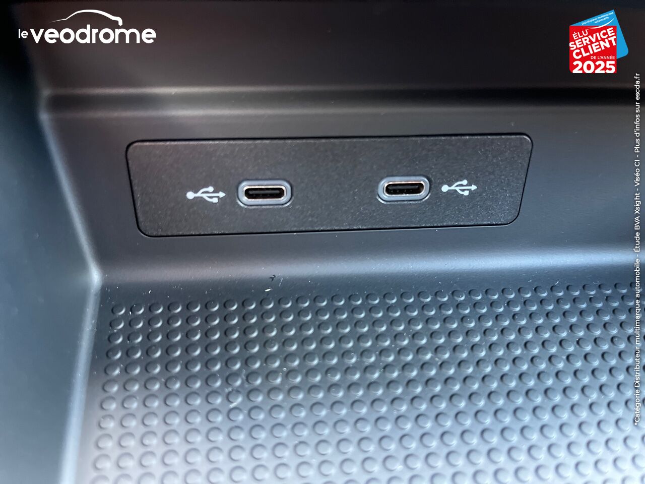 Véhicule d'occasion SEAT ARONA 1.0 TSI 110CH FR DSG7 chez Le Veodrome