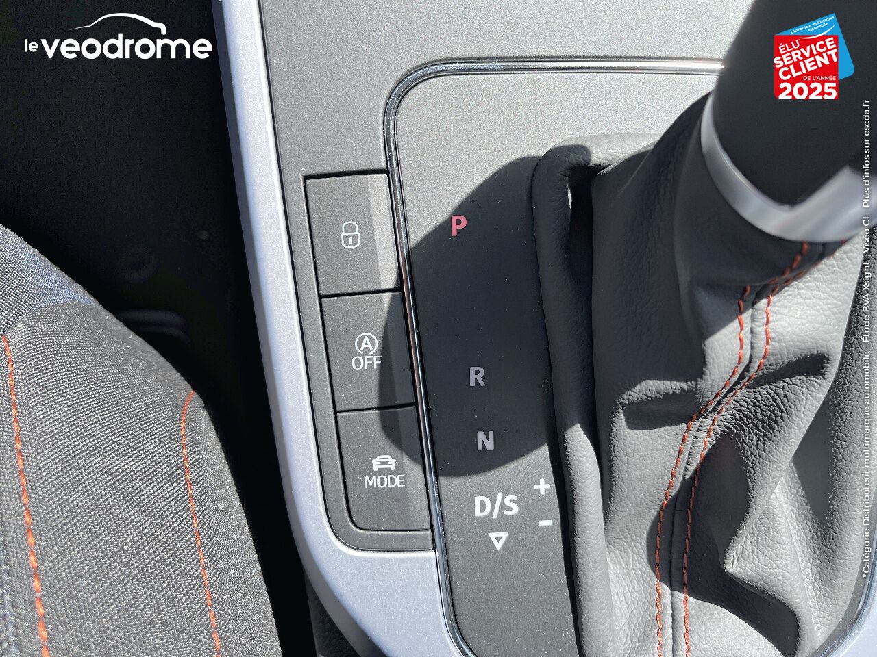 Véhicule d'occasion SEAT ARONA 1.0 TSI 110CH FR DSG7 chez Le Veodrome