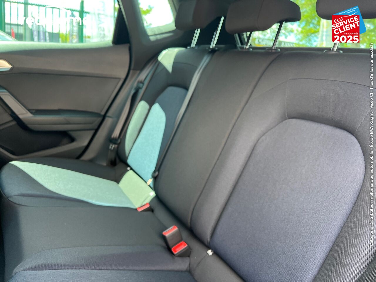 Véhicule d'occasion SEAT ARONA 1.0 TSI 110CH FR DSG7 chez Le Veodrome