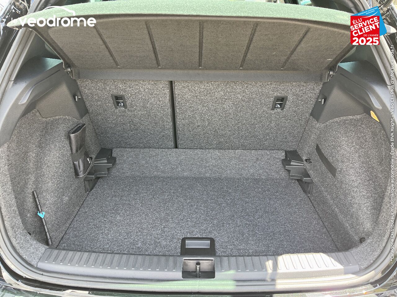 Véhicule d'occasion SEAT ARONA 1.0 TSI 110CH FR DSG7 chez Le Veodrome