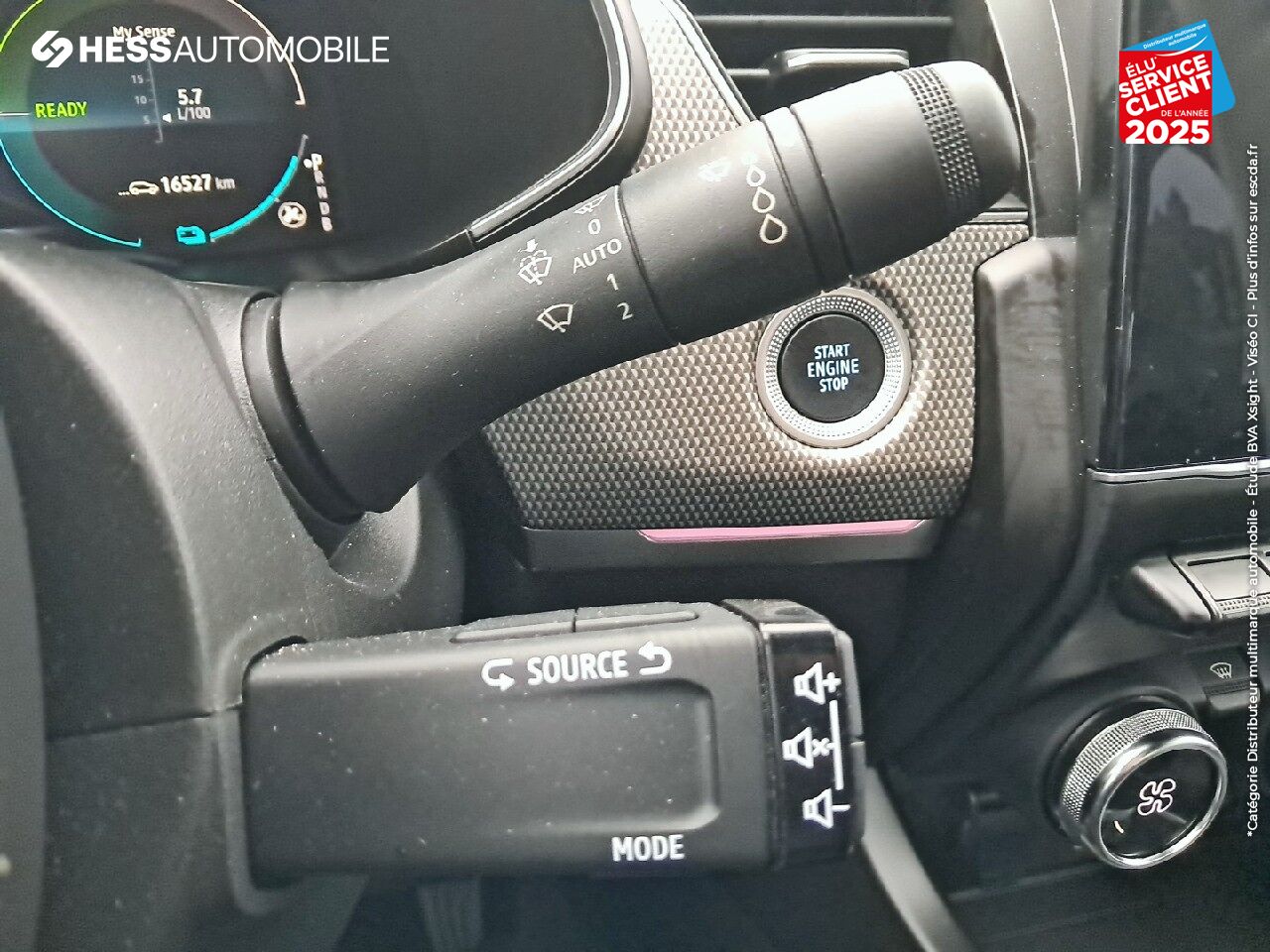 Véhicule d'occasion RENAULT ARKANA 1.6 E-TECH 145CH FULL HYBRID TECHNO -23 TOUVRANT GPS CAMERA chez Renault Saint-Louis