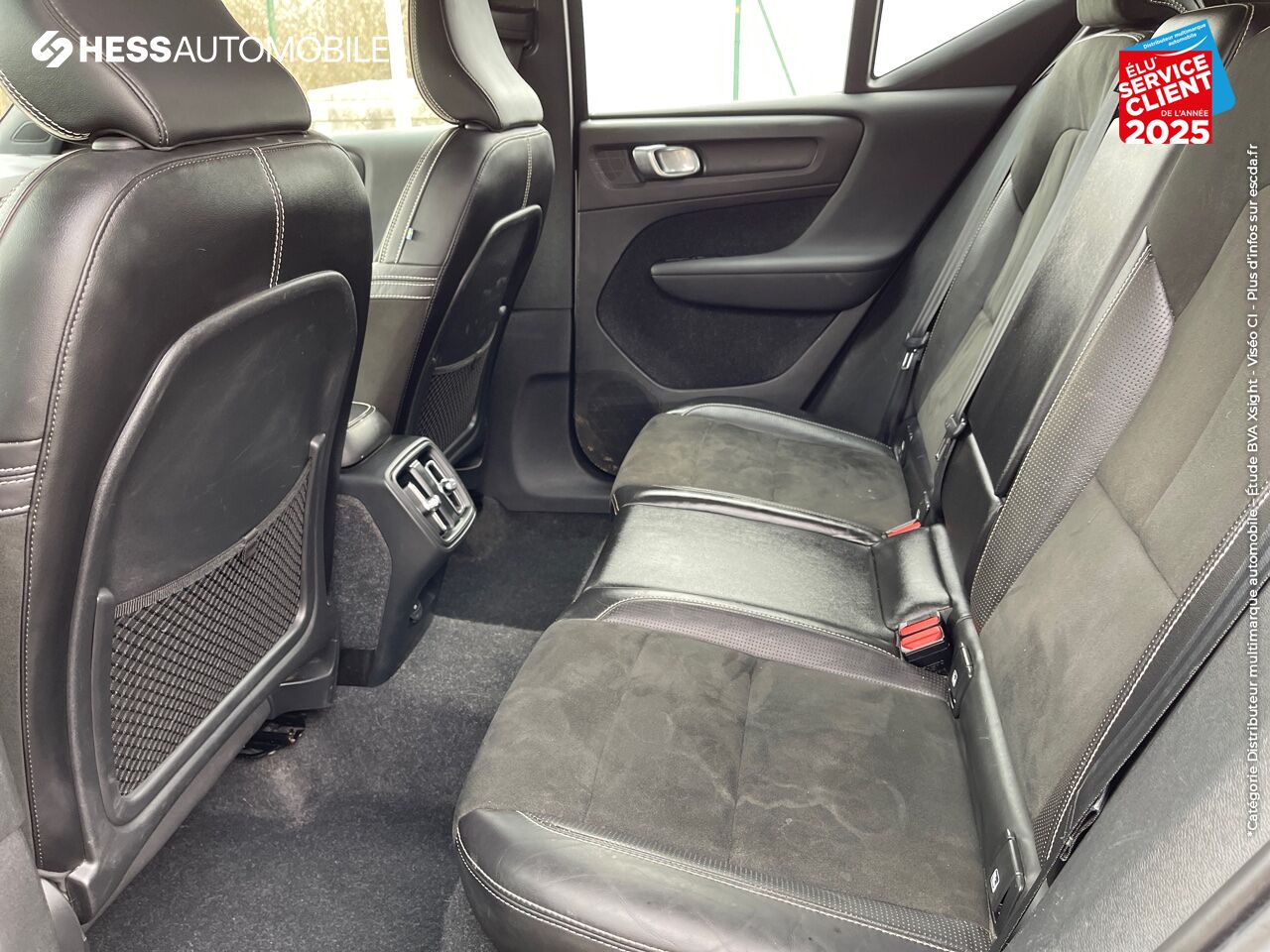 Véhicule d'occasion VOLVO XC40 D4 ADBLUE AWD 190CH R-DESIGN GEARTRONIC 8 GPS CAMERA ATTELAGE chez Volvo Epernay