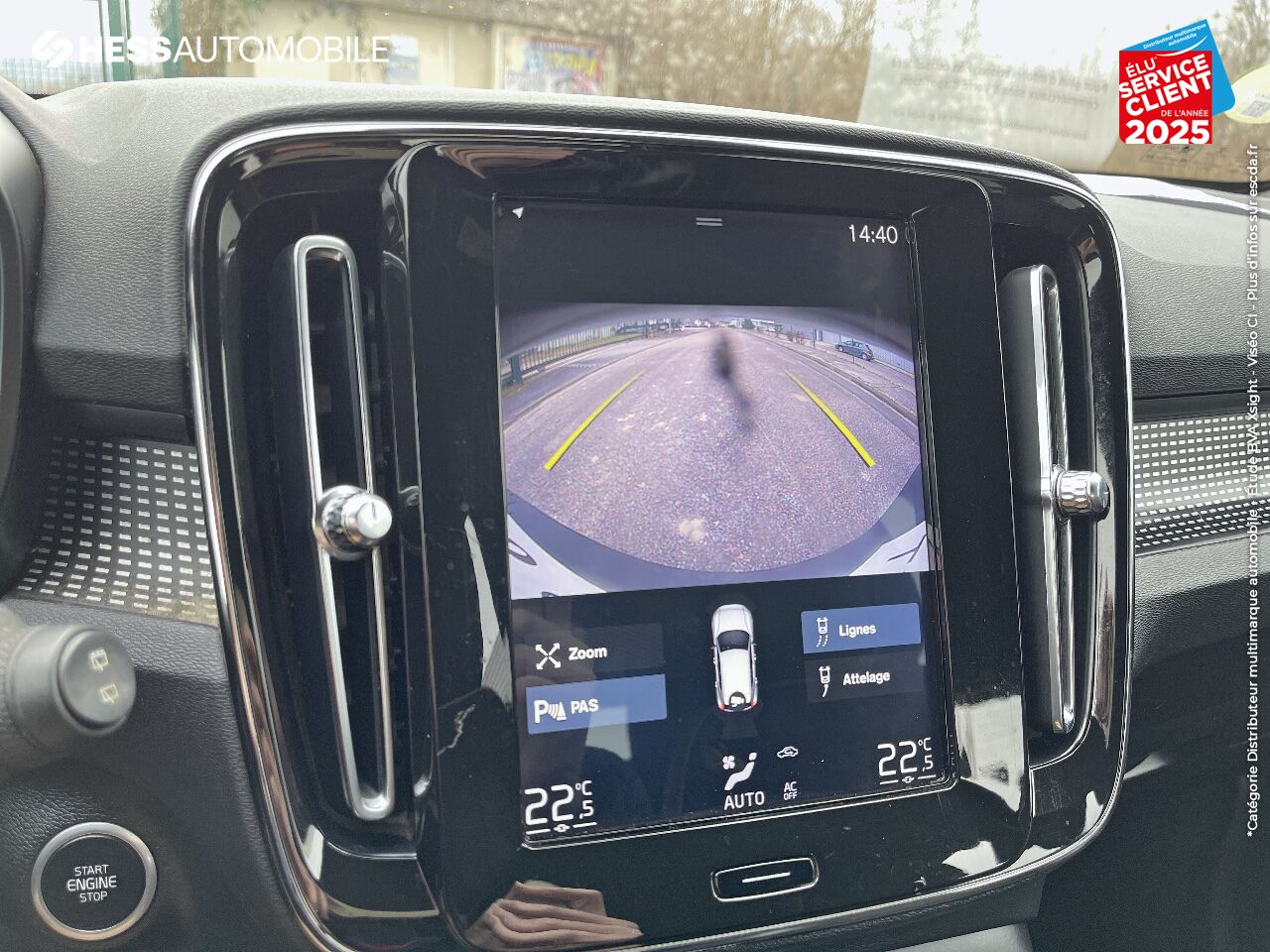 Véhicule d'occasion VOLVO XC40 D4 ADBLUE AWD 190CH R-DESIGN GEARTRONIC 8 GPS CAMERA ATTELAGE chez Volvo Epernay